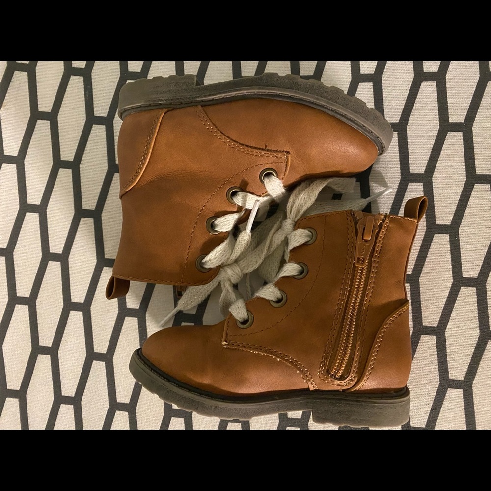 Cat and Jack - baby girl boots size 6